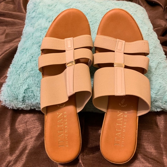 Tan slides. - Picture 2 of 4